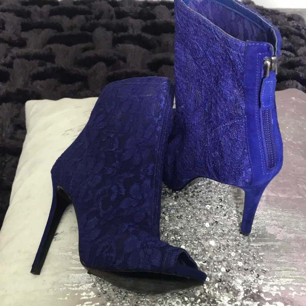 Women Lace Booties